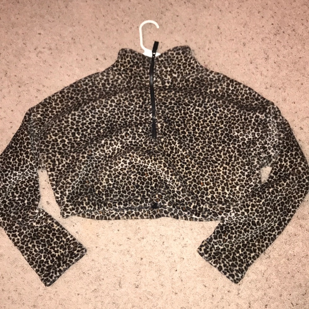 crop cheetah pullover